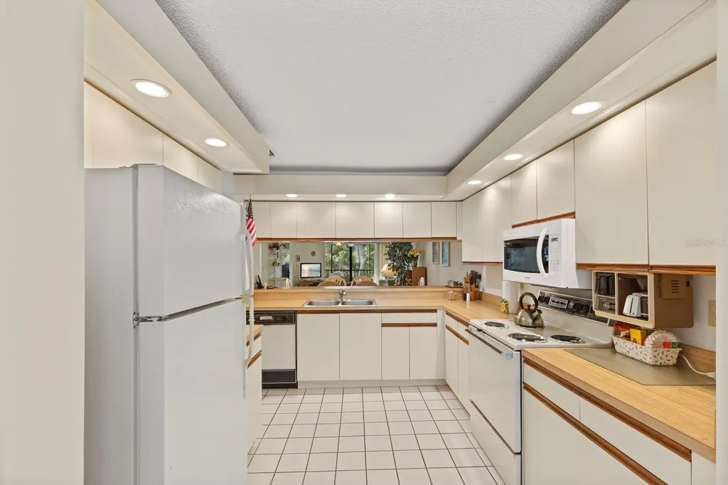 5729 Avista Drive Sarasota FL 34243