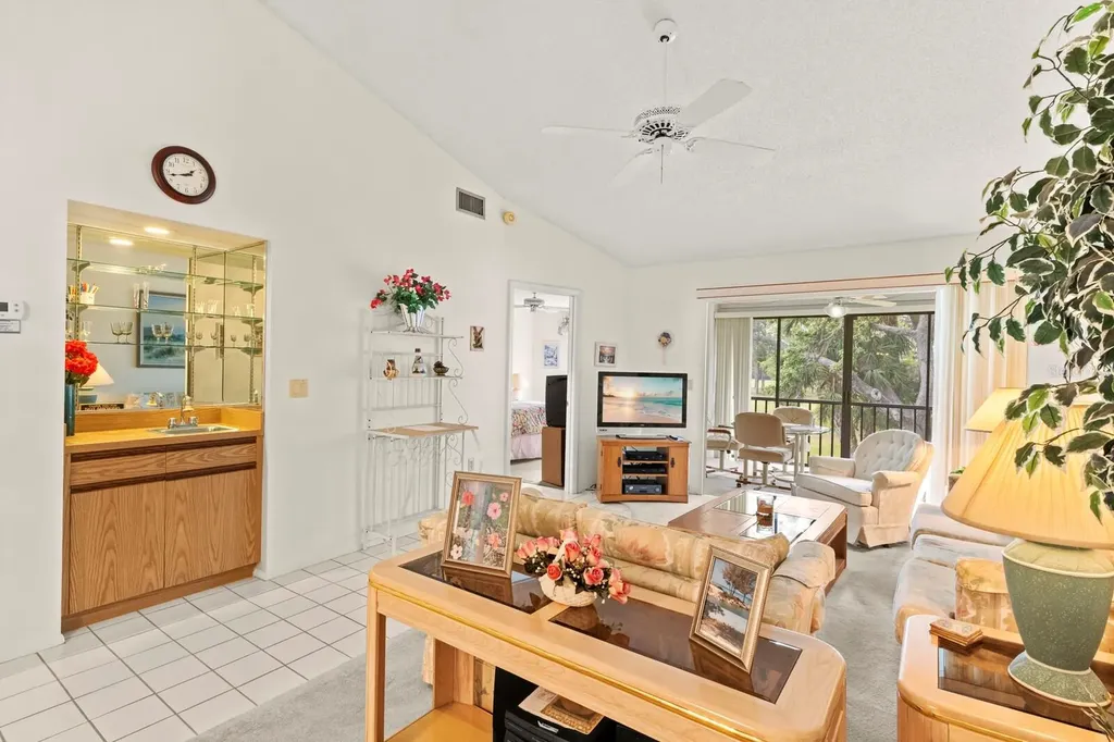 5729 Avista Drive Sarasota FL 34243