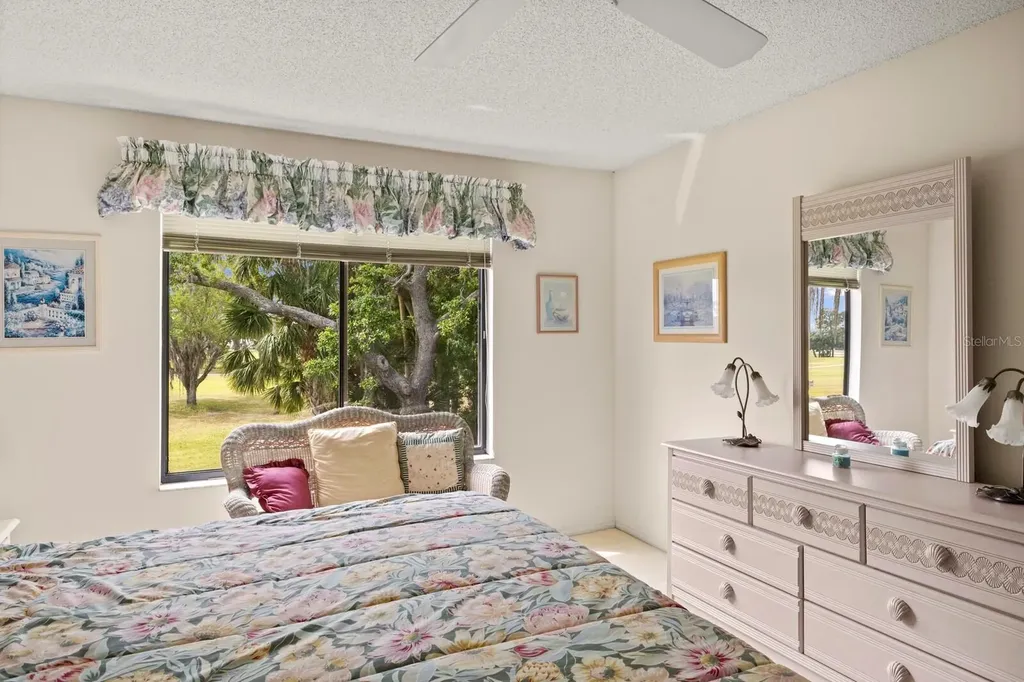 5729 Avista Drive Sarasota FL 34243