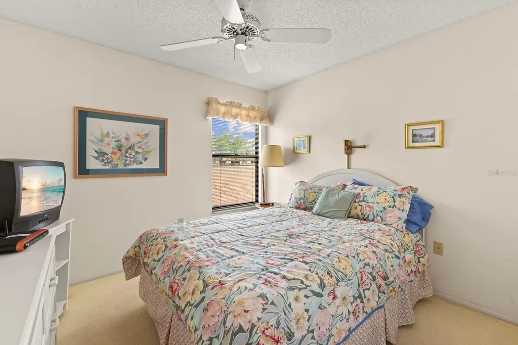 5729 Avista Drive Sarasota FL 34243