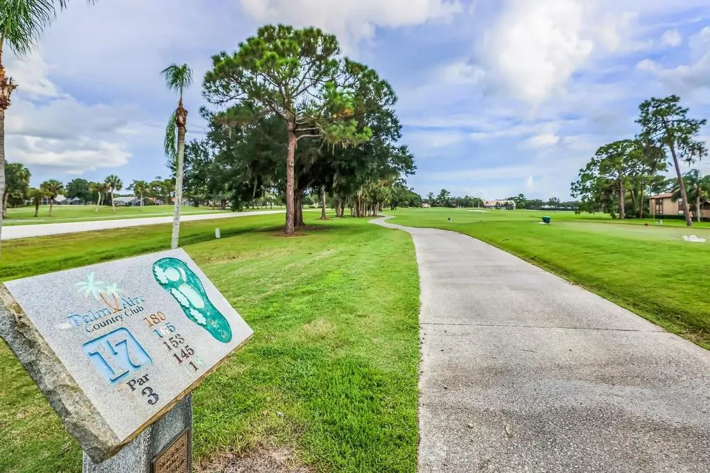 5729 Avista Drive Sarasota FL 34243