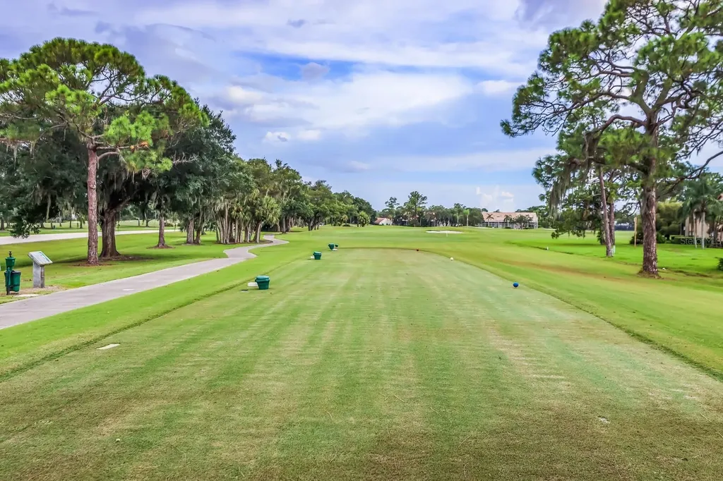 5729 Avista Drive Sarasota FL 34243