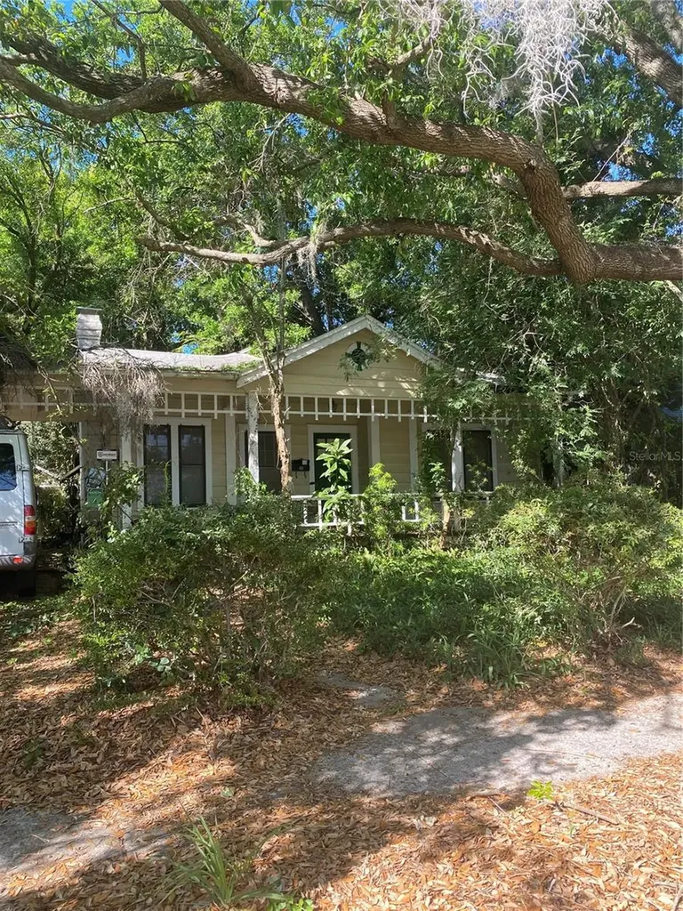 15 W Vanderbilt Street Orlando FL 32804