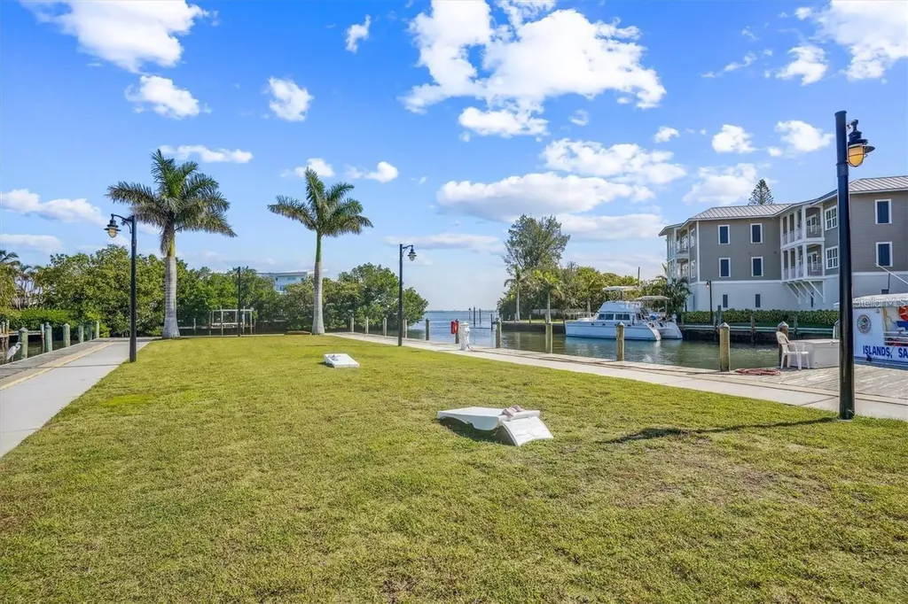 5325 Marina Drive Holmes Beach FL 34217