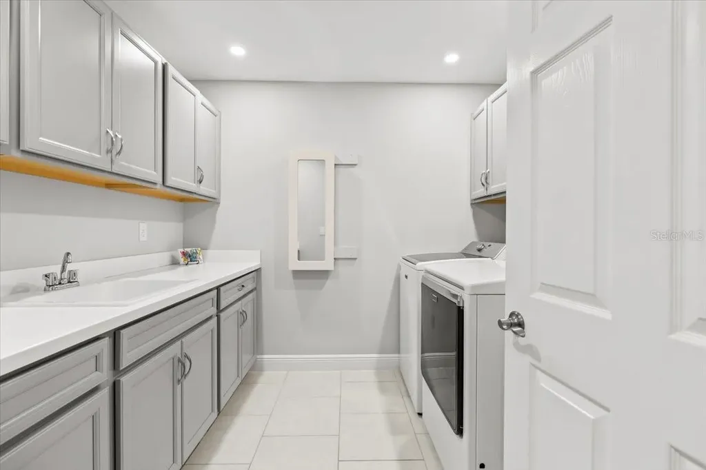 5809 Alabaster Stone Lane Apollo Beach FL 33572