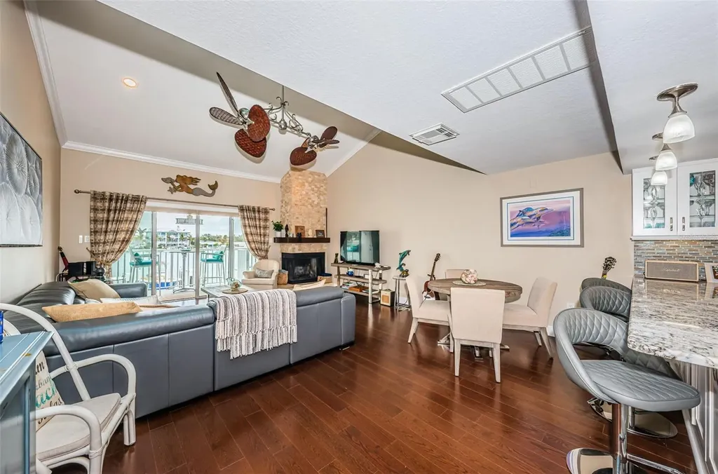 2515 Bay Boulevard Indian Rocks Beach FL 33785