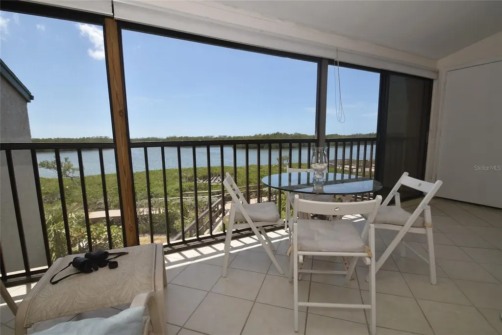 1512 Pelican Point Drive Sarasota FL 34231
