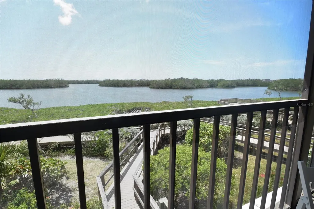 1512 Pelican Point Drive Sarasota FL 34231