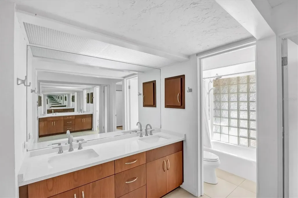 448 58th Street Sarasota FL 34243