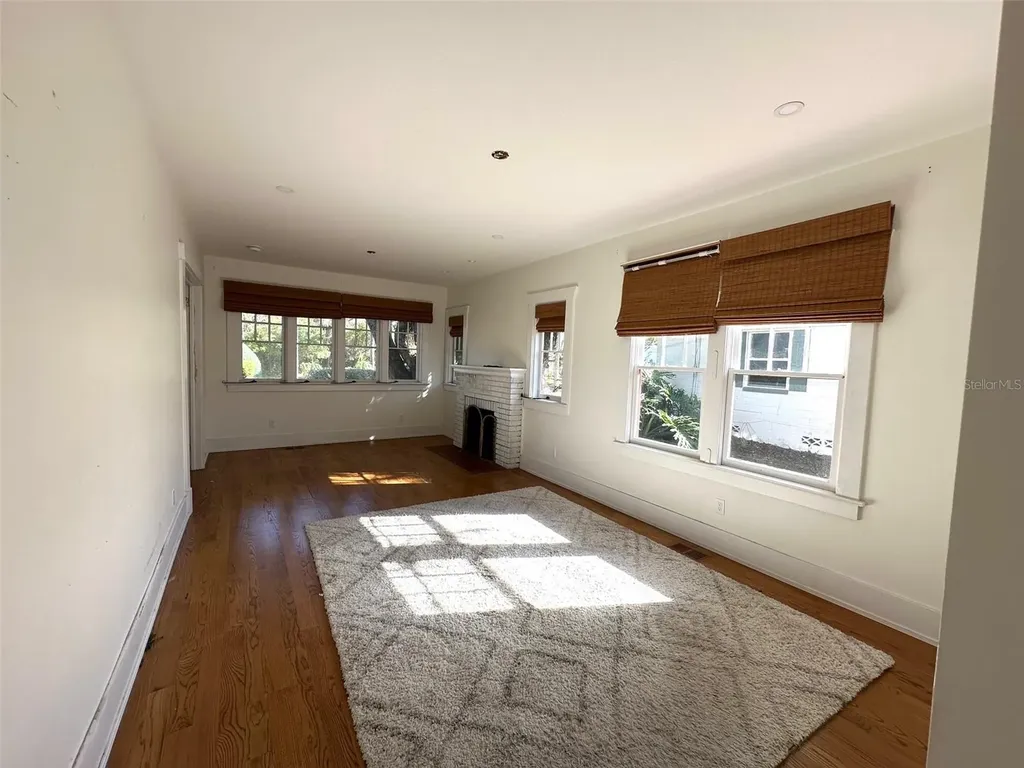 138 W Stetson Avenue Deland FL 32720