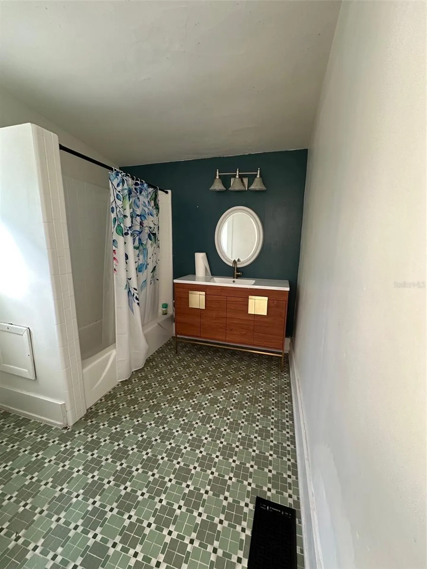 138 W Stetson Avenue Deland FL 32720