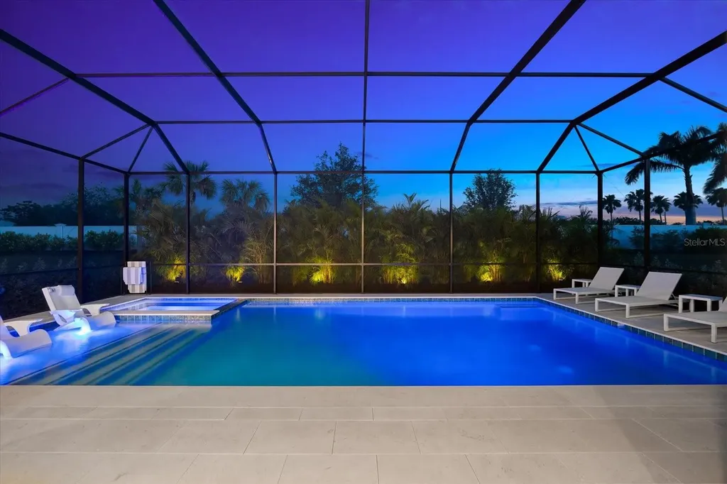 8163 Redonda Loop Lakewood Ranch FL 34202