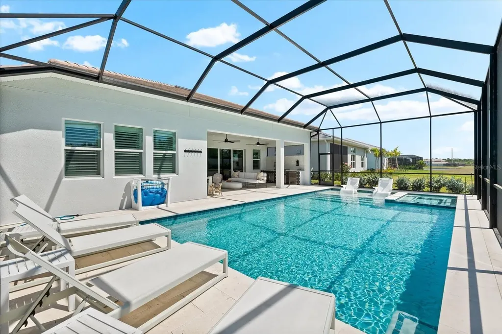 8163 Redonda Loop Lakewood Ranch FL 34202