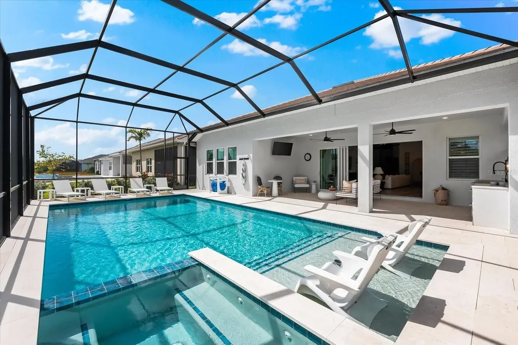 8163 Redonda Loop Lakewood Ranch FL 34202