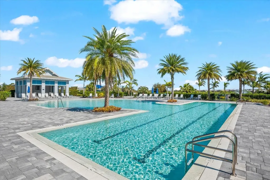 8163 Redonda Loop Lakewood Ranch FL 34202