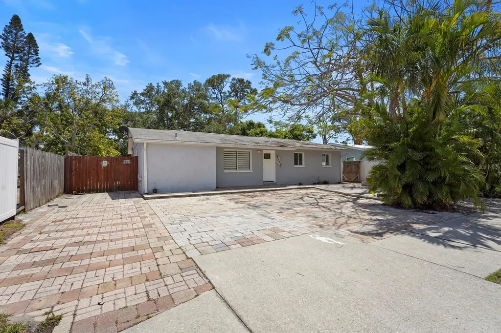 2303 Stratford Drive Sarasota FL 34232