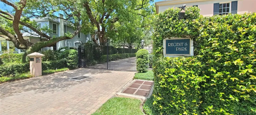 3518 Regent Park Tampa FL 33629