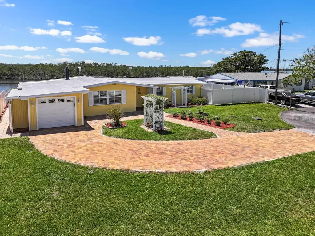 109 Carmelina Street Ruskin FL 33570