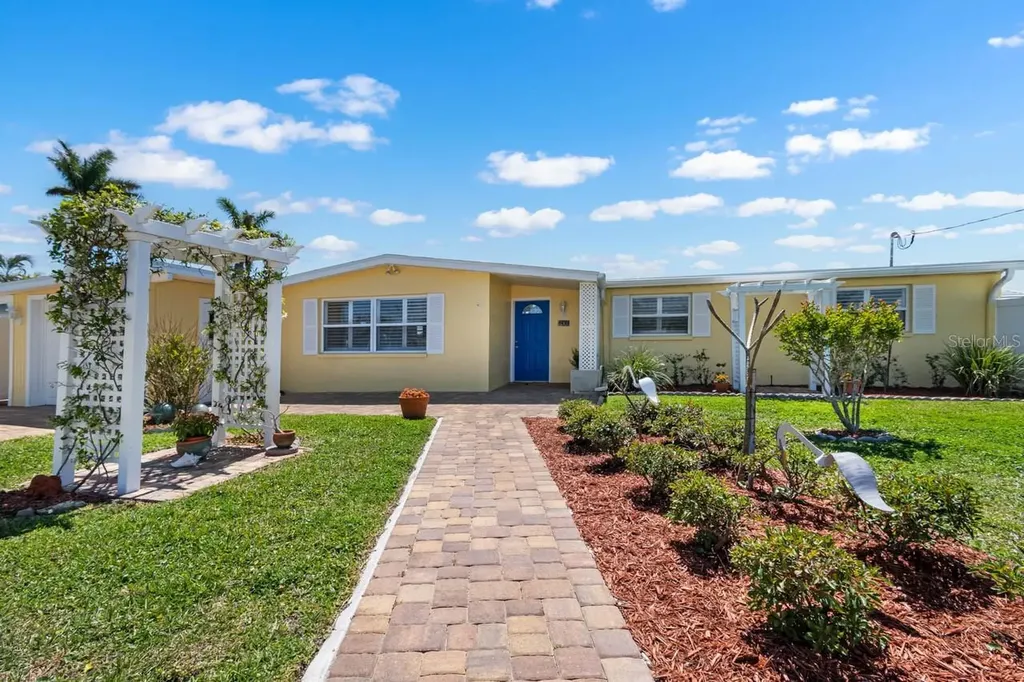 109 Carmelina Street Ruskin FL 33570