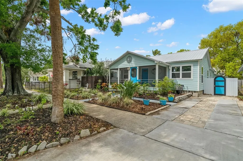 929 21st Avenue N St Petersburg FL 33704