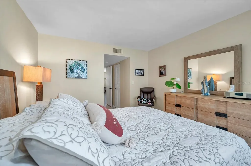 4720 Locust Street NE St Petersburg FL 33703