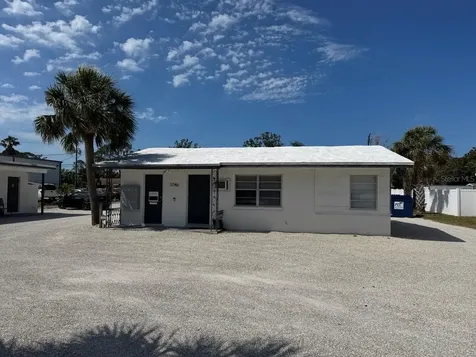 1746 S Tamiami Trail Venice FL 34293
