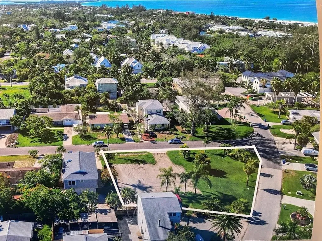 591 Russell Street Longboat Key FL 34228