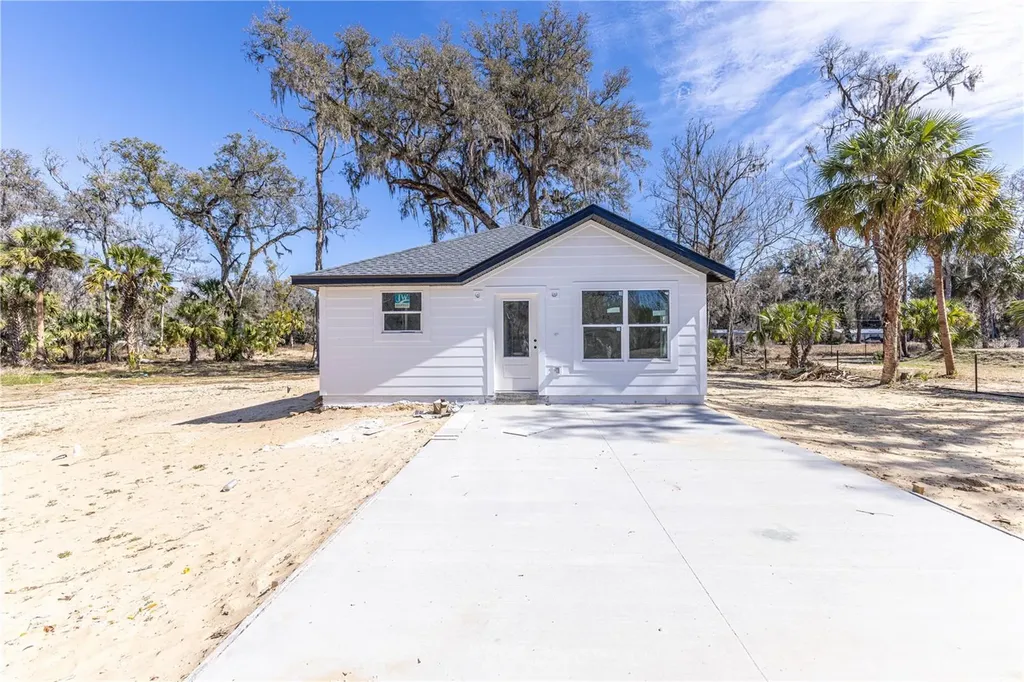 2399 Cr 423 Lake Panasoffkee FL 33538