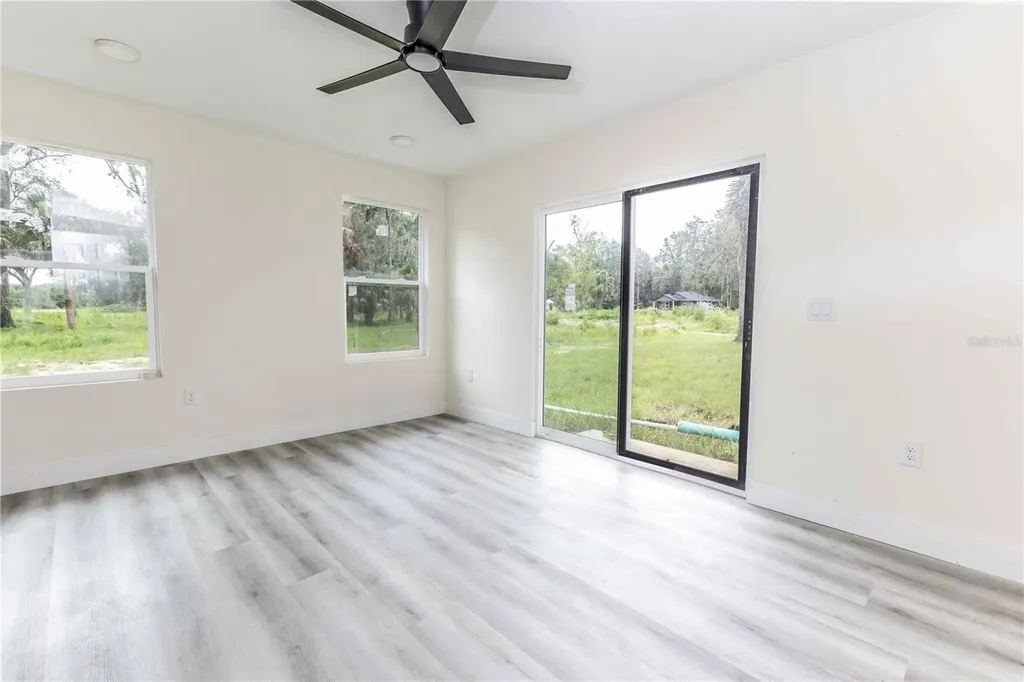 2399 Cr 423 Lake Panasoffkee FL 33538