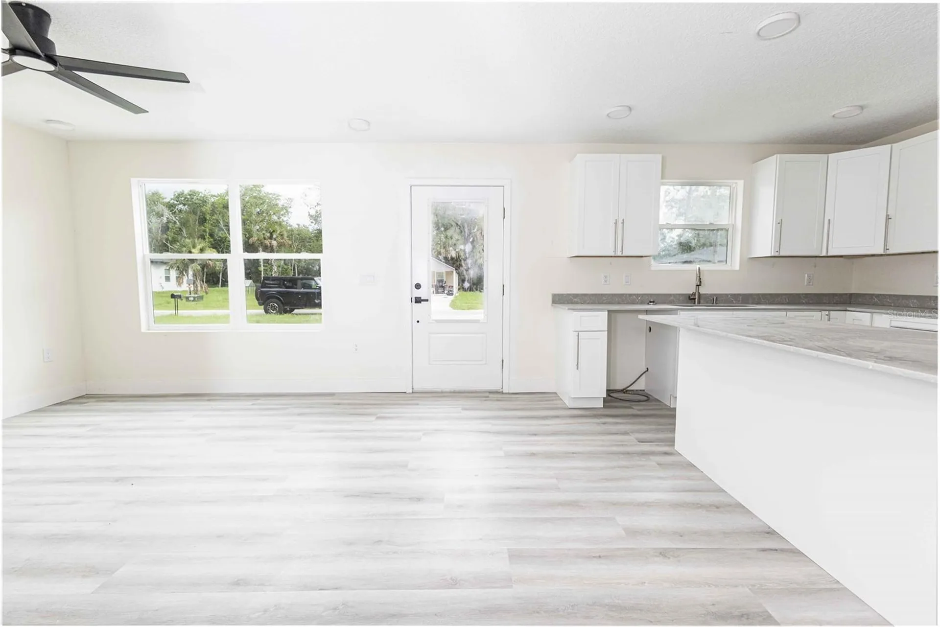 2399 Cr 423 Lake Panasoffkee FL 33538