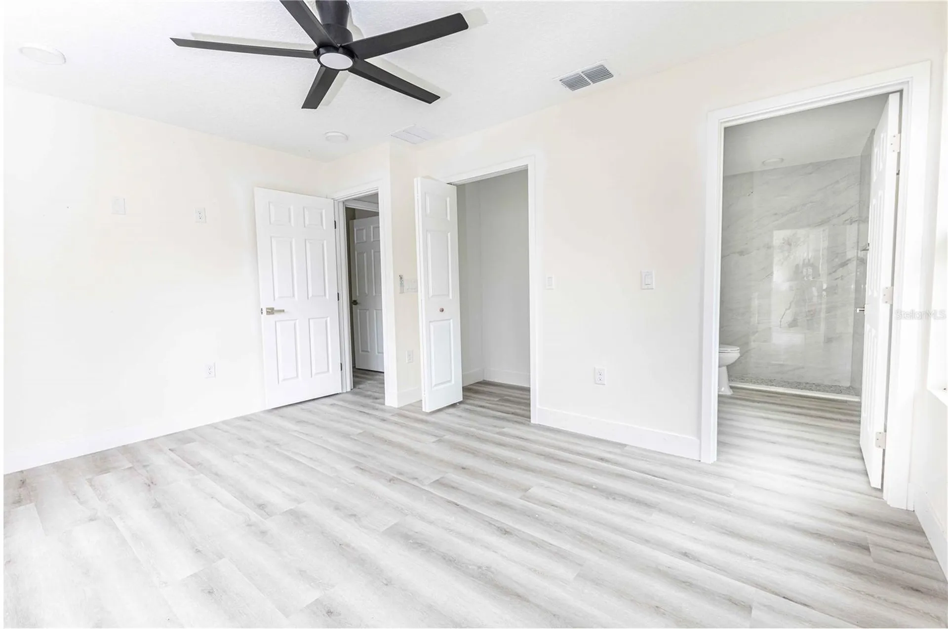 2399 Cr 423 Lake Panasoffkee FL 33538