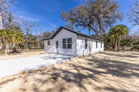 2399 Cr 423 Lake Panasoffkee FL 33538