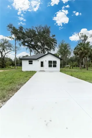 2399 Cr 423 Lake Panasoffkee FL 33538