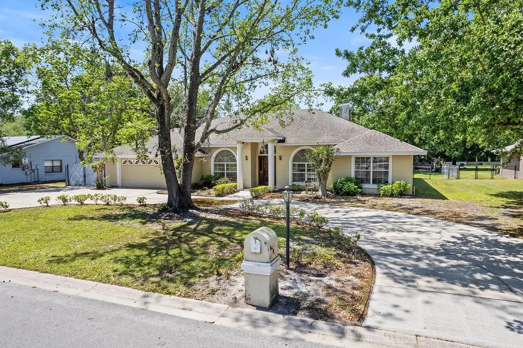 1758 King Phillip Drive Kissimmee FL 34744