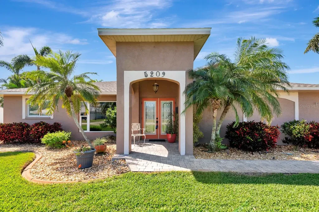 5209 26th Avenue W Bradenton FL 34209