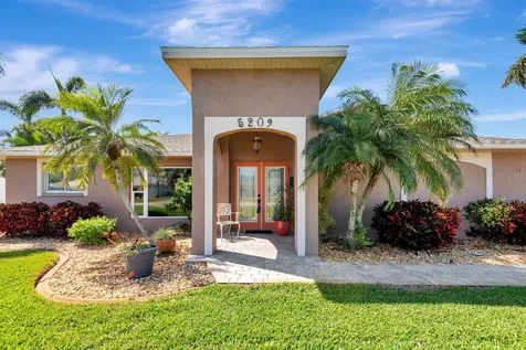 5209 26th Avenue W Bradenton FL 34209