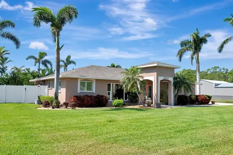 5209 26th Avenue W Bradenton FL 34209