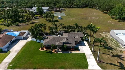 5209 26th Avenue W Bradenton FL 34209