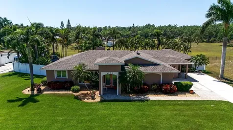 5209 26th Avenue W Bradenton FL 34209
