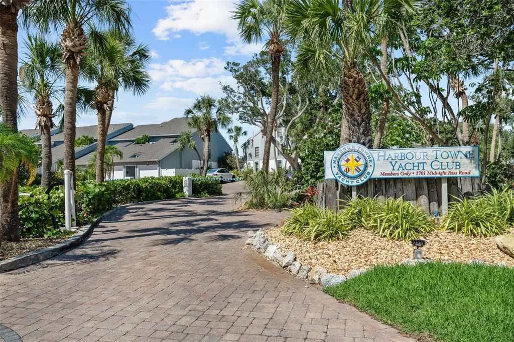 1233 Dockside Place Sarasota FL 34242