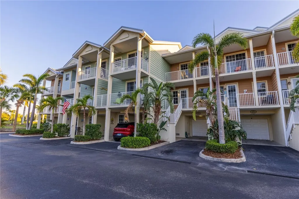 3210 Mangrove Point Drive Ruskin FL 33570