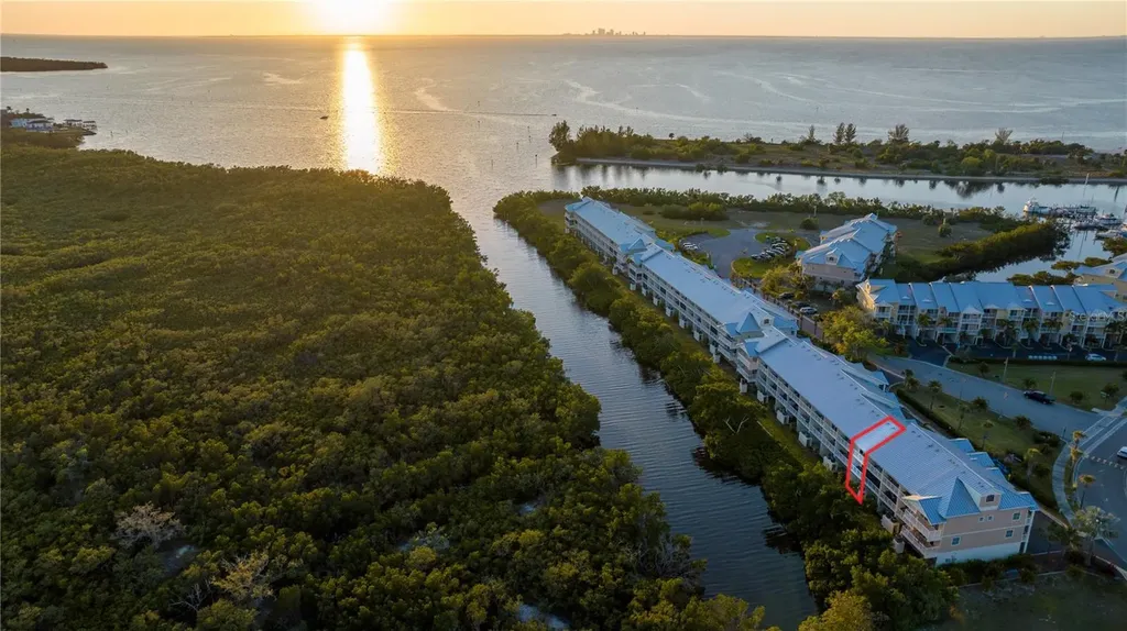 3210 Mangrove Point Drive Ruskin FL 33570