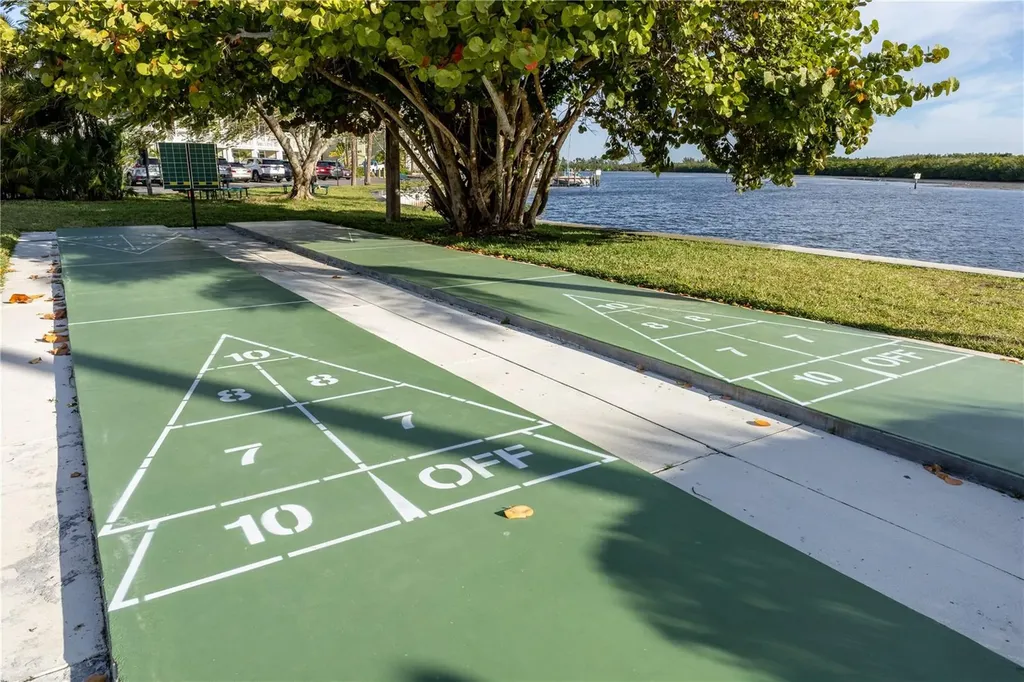 3210 Mangrove Point Drive Ruskin FL 33570