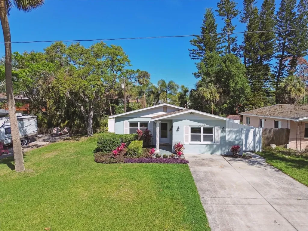 1775 Michigan Avenue NE St Petersburg FL 33703