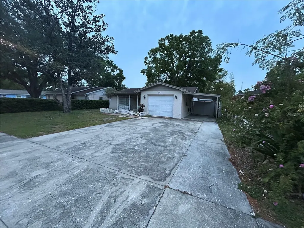 1912 W Clinton Street Tampa FL 33604