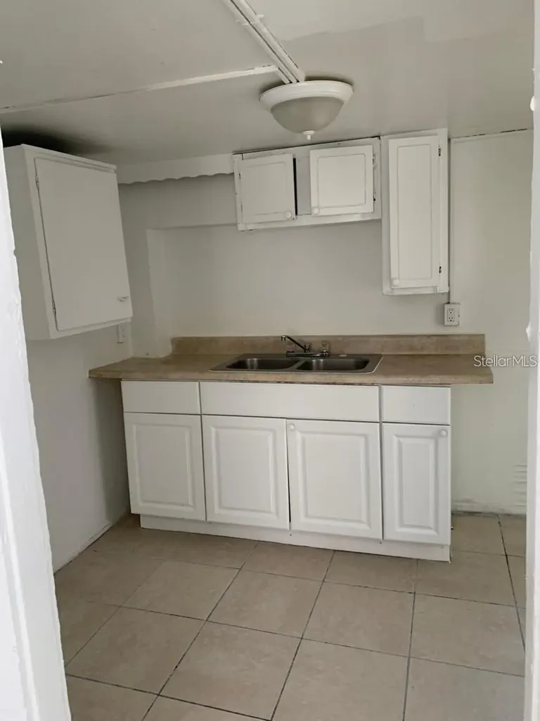 944 15th Avenue S St Petersburg FL 33705