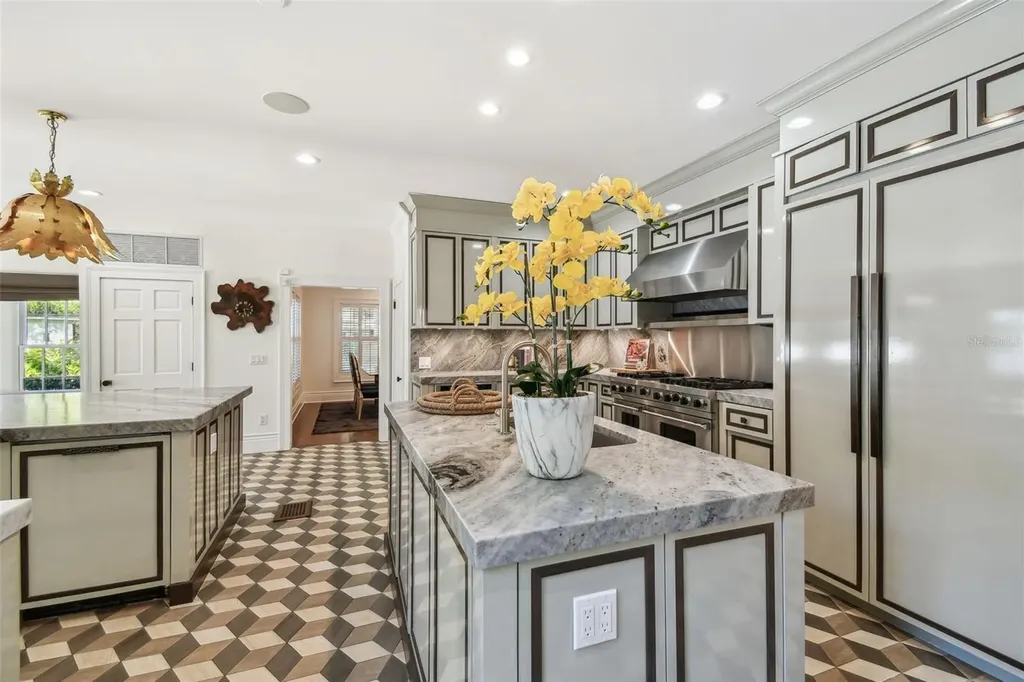3313 W Mullen Avenue Tampa FL 33609
