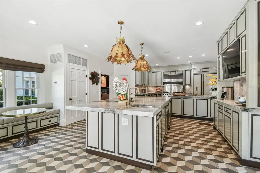 3313 W Mullen Avenue Tampa FL 33609