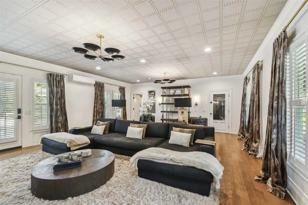 3313 W Mullen Avenue Tampa FL 33609