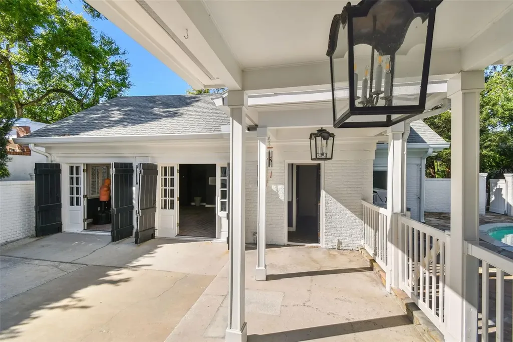3313 W Mullen Avenue Tampa FL 33609